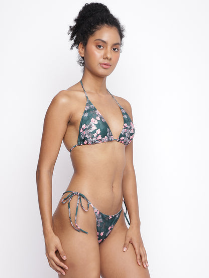 Stylish halter-neck bikini set with matching bikini briefs from La Intimo's luxury beachwear collection, available in a pack of 2.