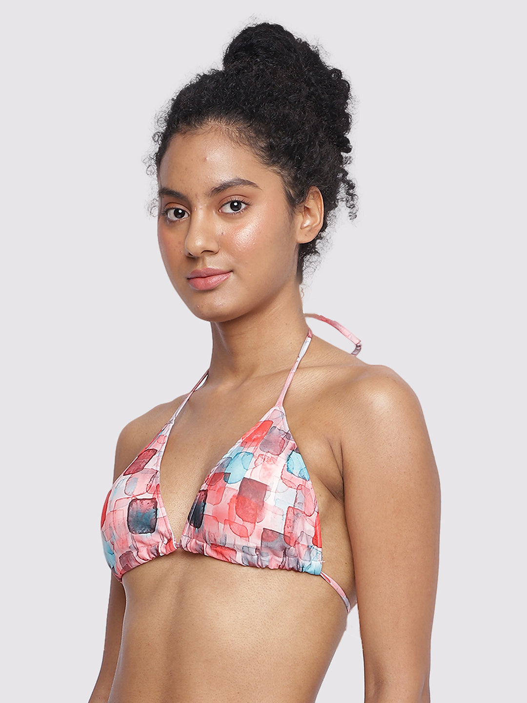 Stylish halter-neck bikini upper from La Intimo's luxury beachwear collection, available in a single pack.