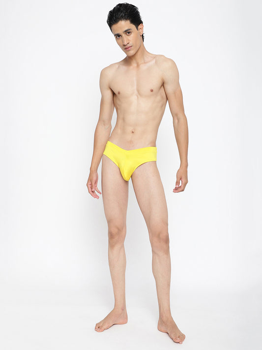 Pack of 5 men's semi-seamless briefs from La Intimo, featuring the Standard Core Collection for ultimate comfort and style.