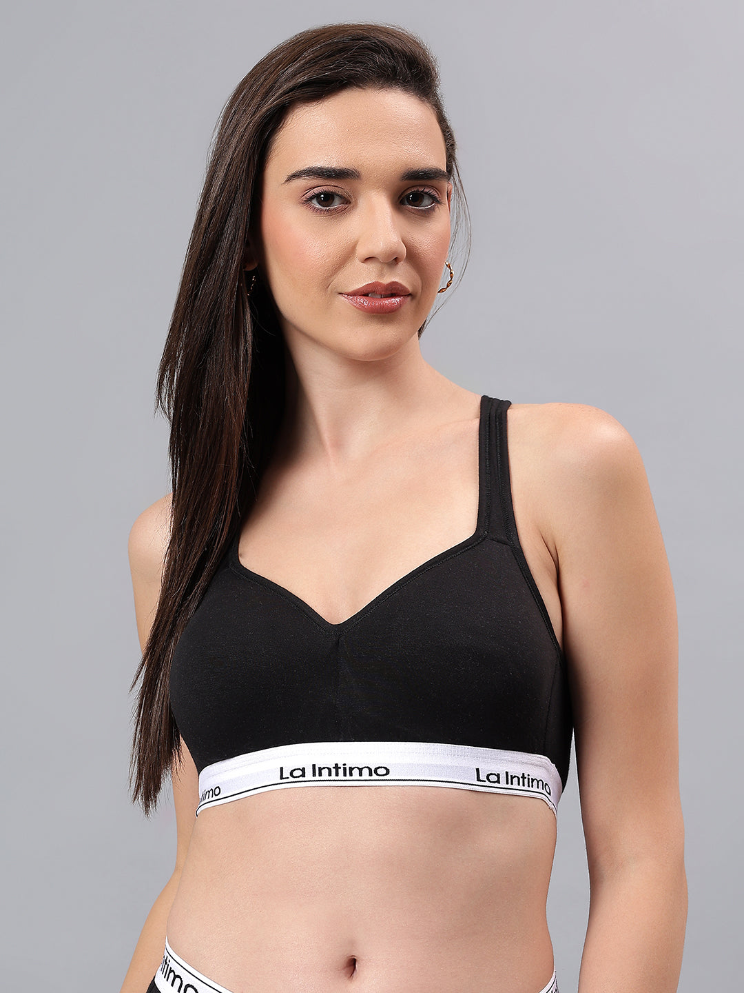 Luxury women's sports bra from La Intimo in a single pack, offering superior comfort, support, and style.