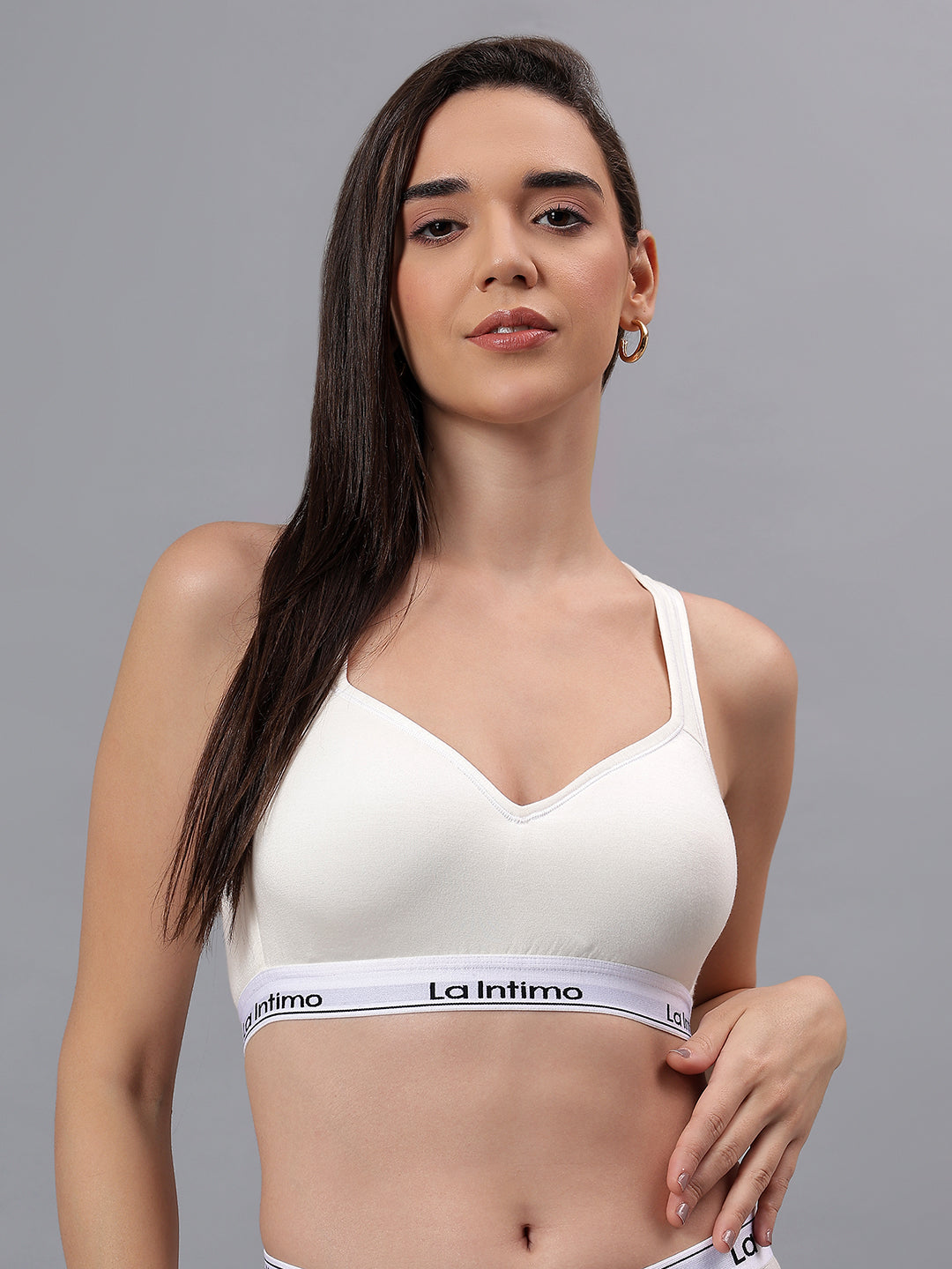 Luxury women's sports bra from La Intimo in a single pack, offering superior comfort, support, and style.