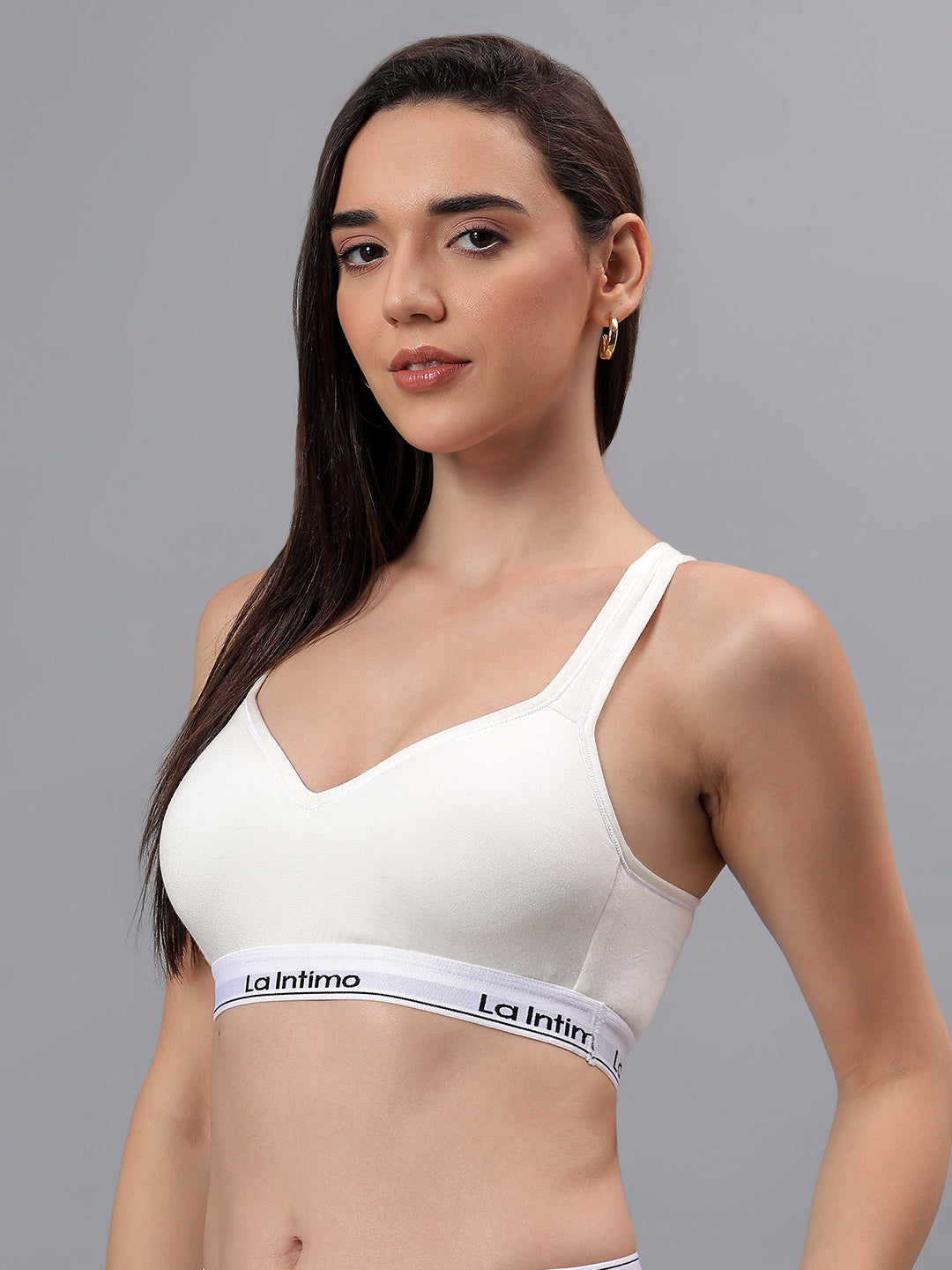 Luxury women's sports bra from La Intimo in a single pack, offering superior comfort, support, and style.