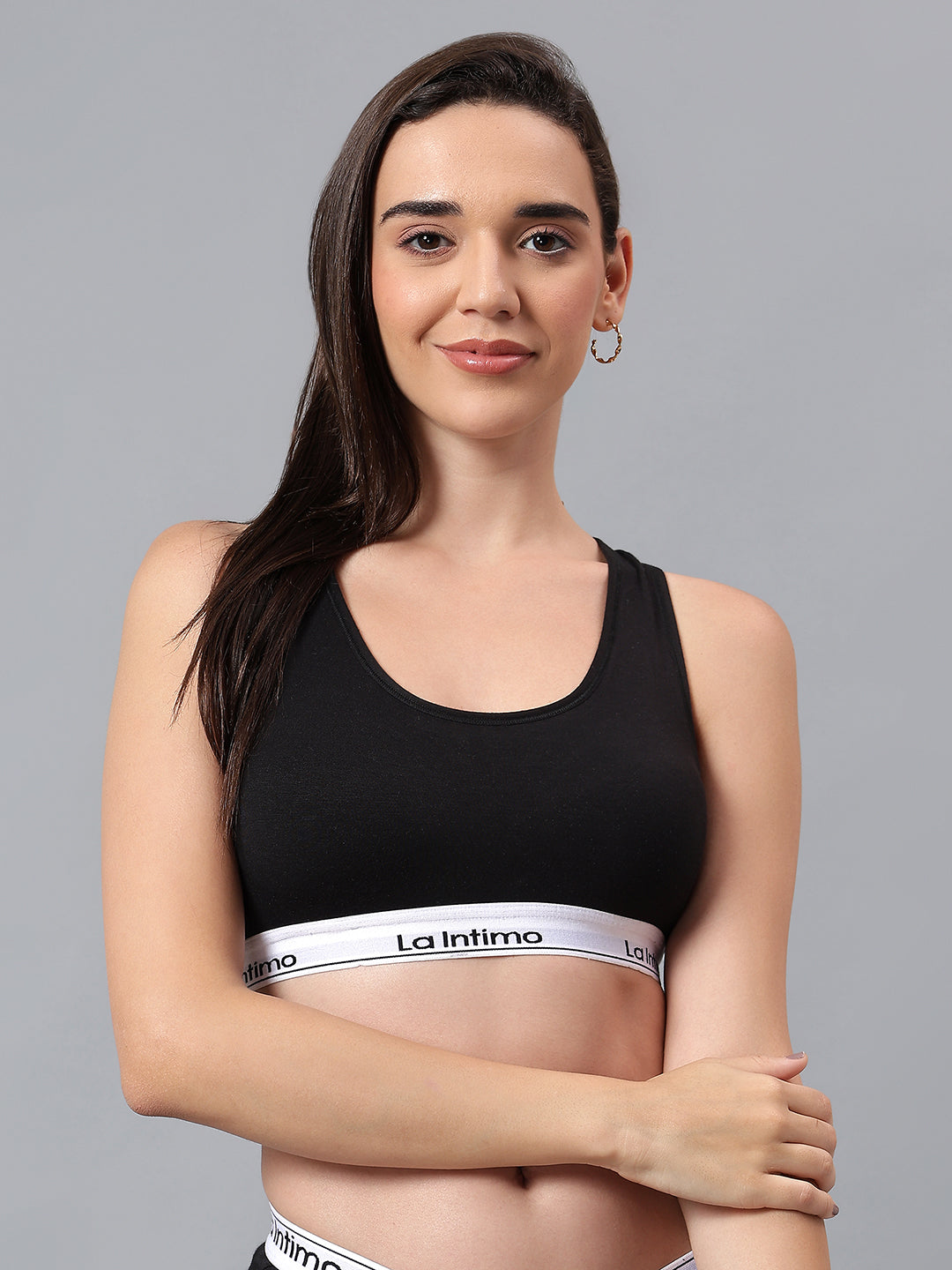 Luxury women's sports bra from La Intimo in a single pack, offering ultimate comfort and support.