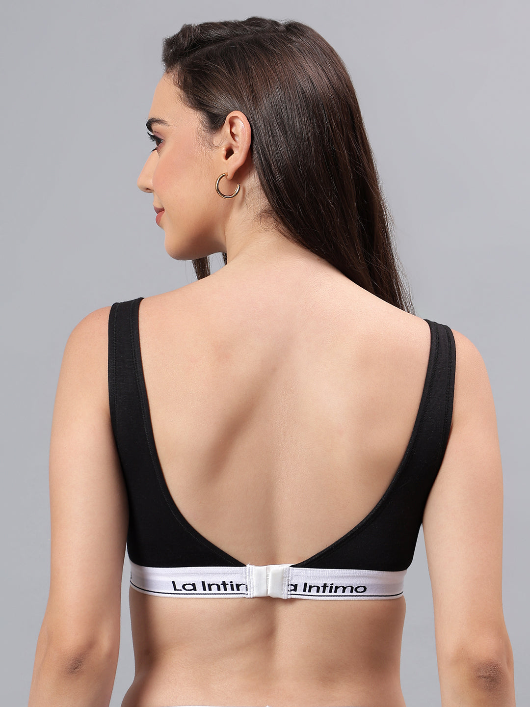 Luxury women's T-shirt bra from La Intimo in a single pack, offering comfort, support, and a seamless fit.