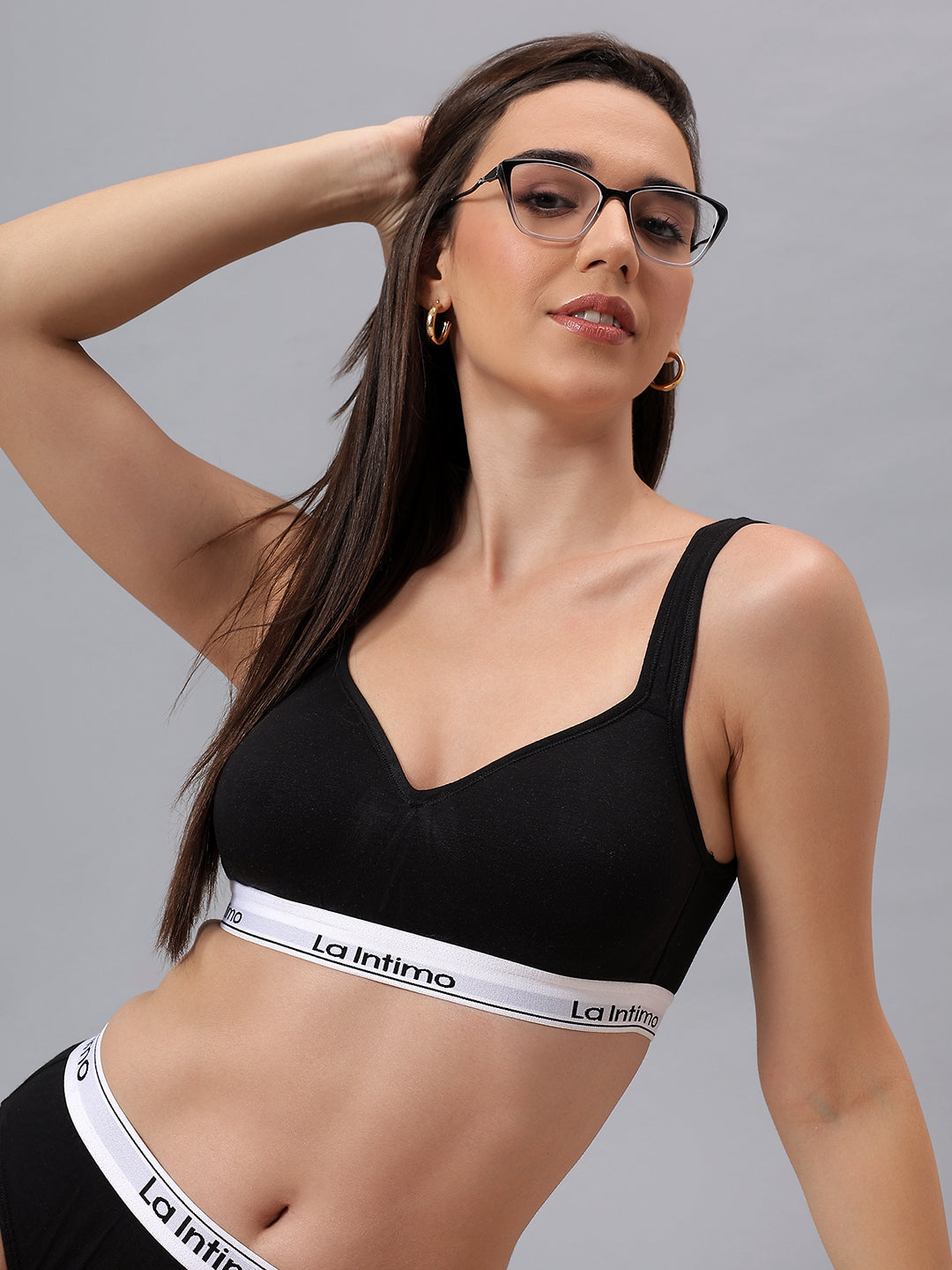 Luxury women's T-shirt bra from La Intimo in a single pack, offering comfort, support, and a seamless fit.