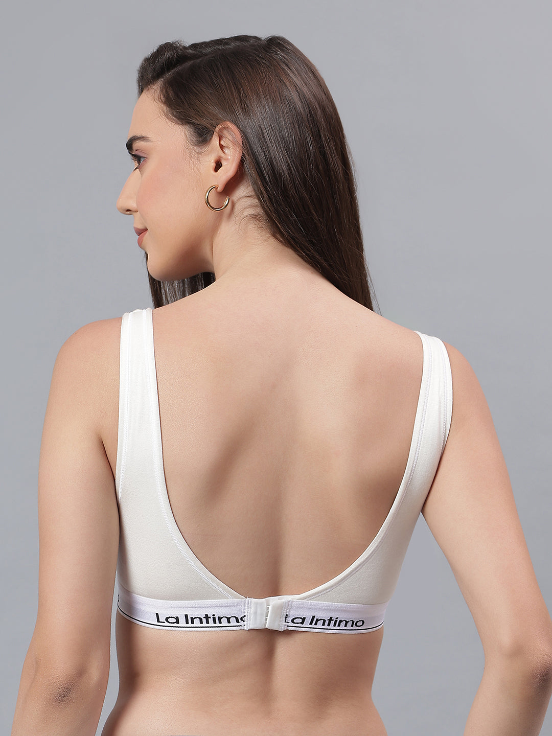 Luxury women's T-shirt bra from La Intimo in a single pack, offering comfort, support, and a seamless fit.