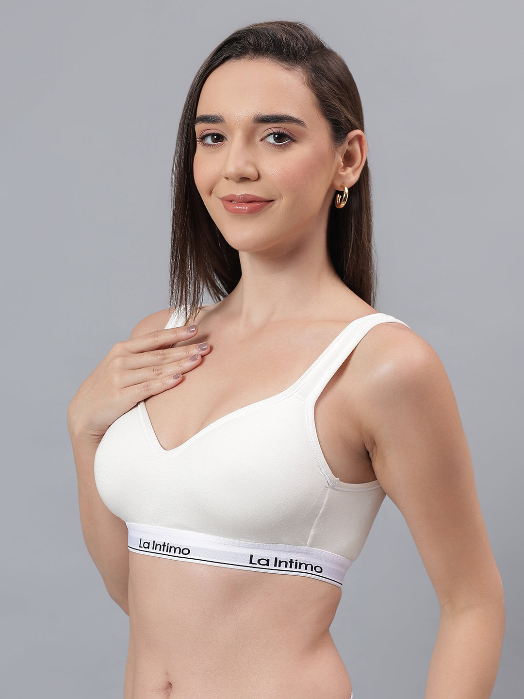 Luxury women's T-shirt bra from La Intimo in a single pack, offering comfort, support, and a seamless fit.