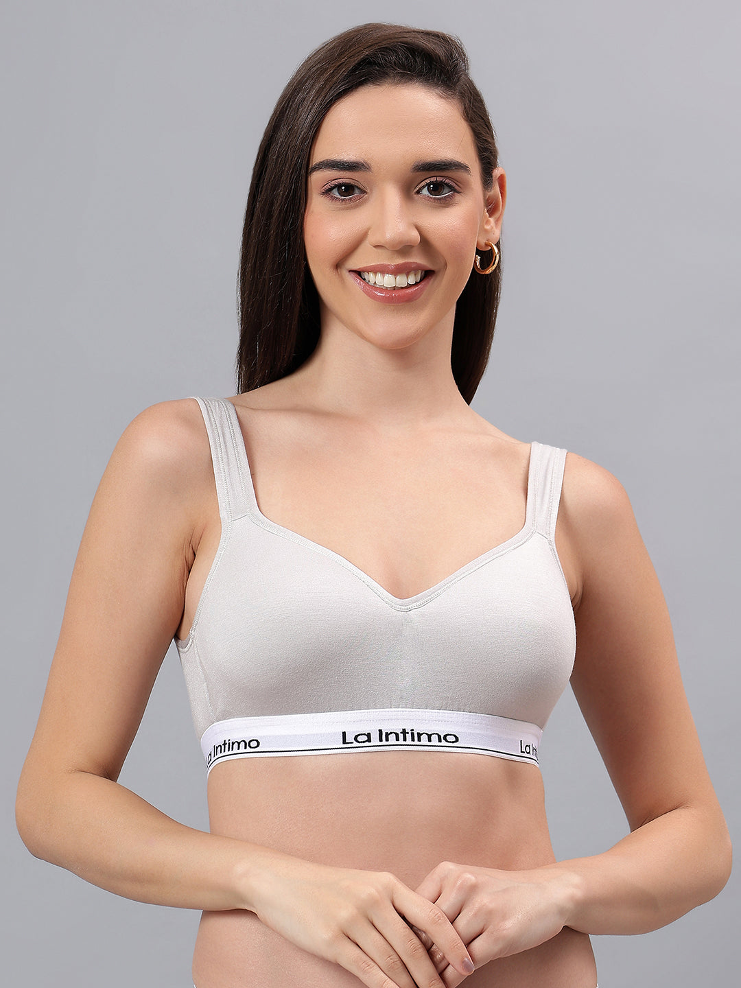 Luxury women's T-shirt bra from La Intimo in a single pack, offering comfort, support, and a seamless fit.