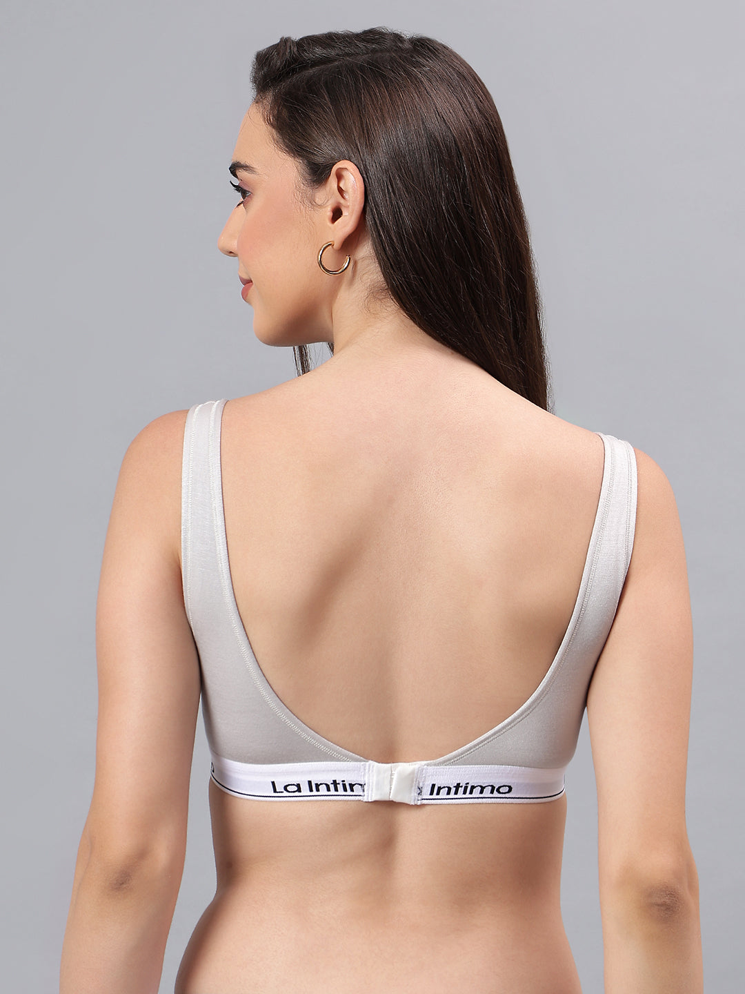 Luxury women's T-shirt bra from La Intimo in a single pack, offering comfort, support, and a seamless fit.