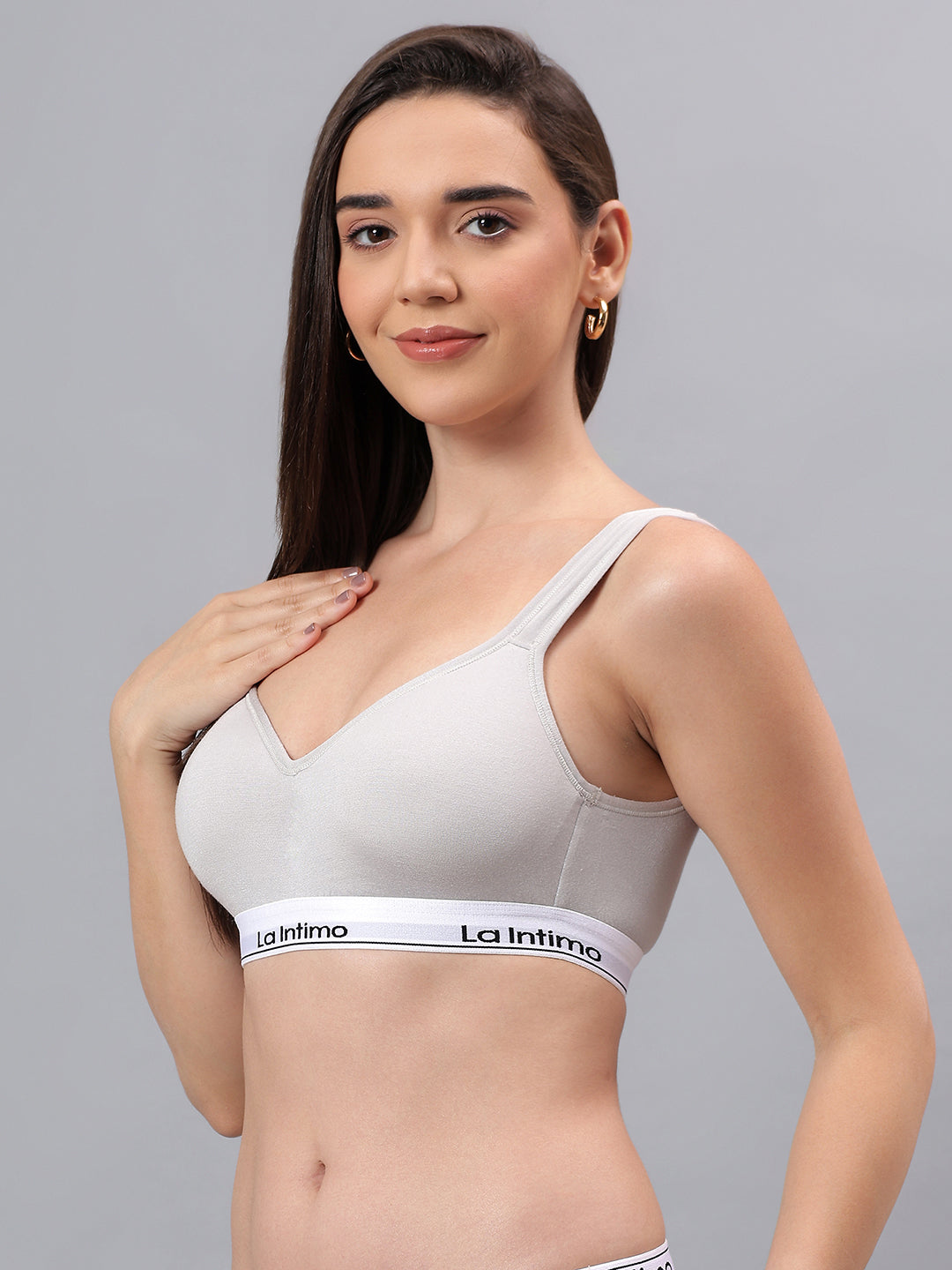 Luxury women's T-shirt bra from La Intimo in a single pack, offering comfort, support, and a seamless fit.