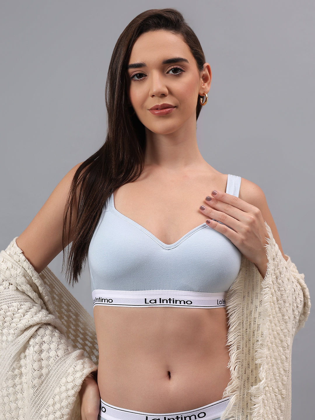 Luxury women's T-shirt bra from La Intimo in a single pack, offering comfort, support, and a seamless fit.