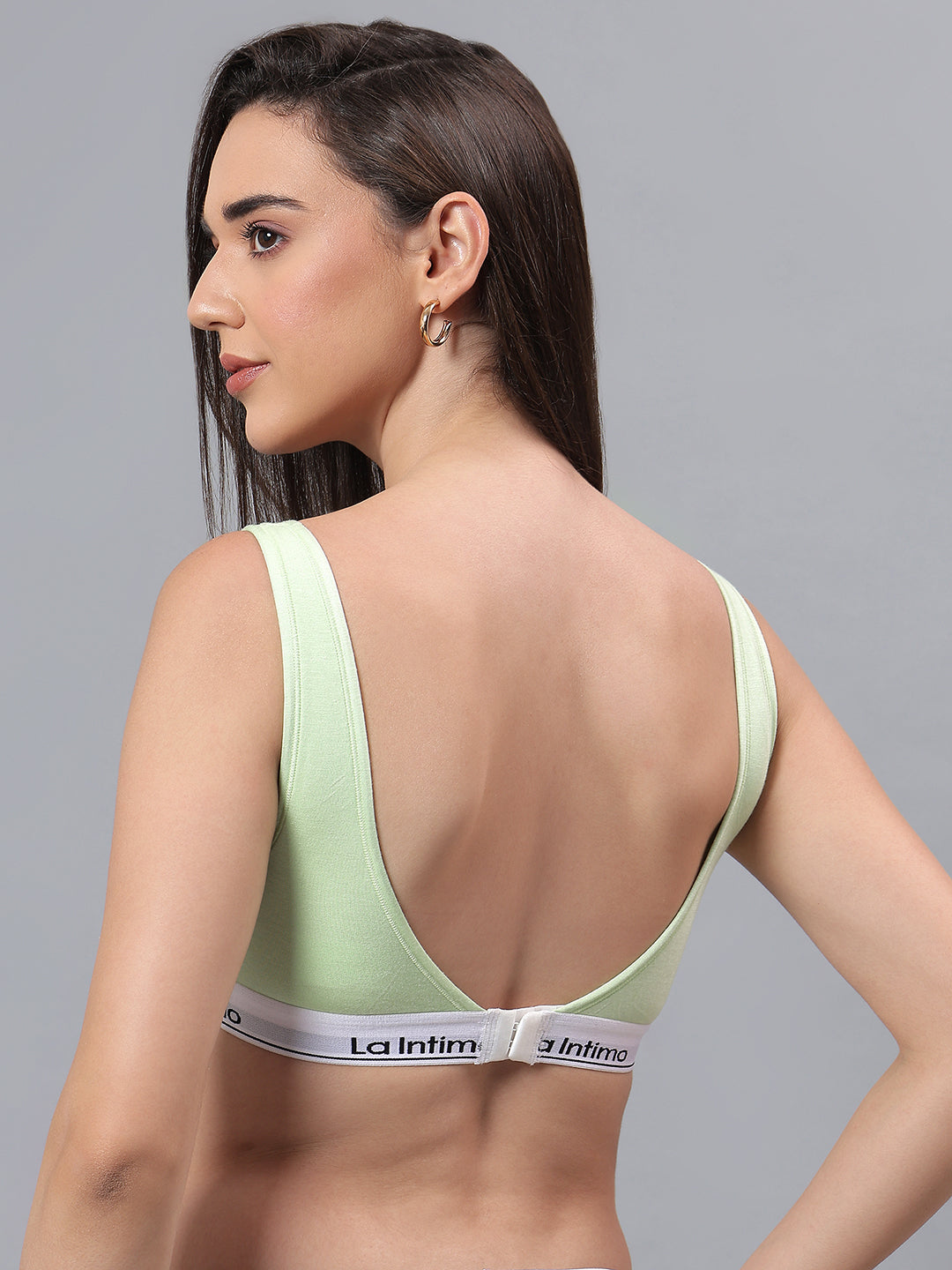 Luxury women's T-shirt bra from La Intimo in a single pack, offering comfort, support, and a seamless fit.