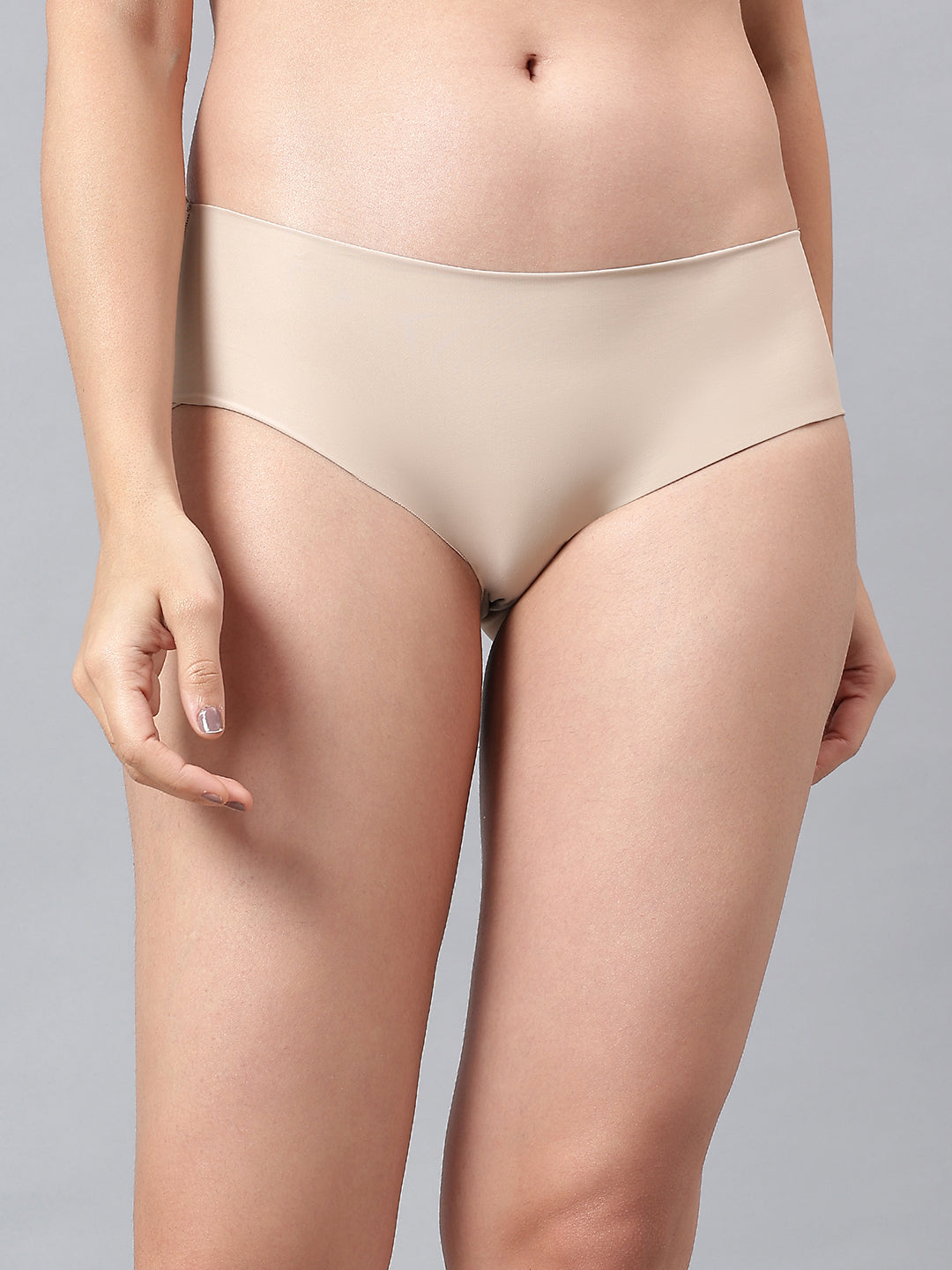 Luxury women’s semi-seamless hipster panty in single pack from La Intimo, designed for a comfortable and smooth fit.