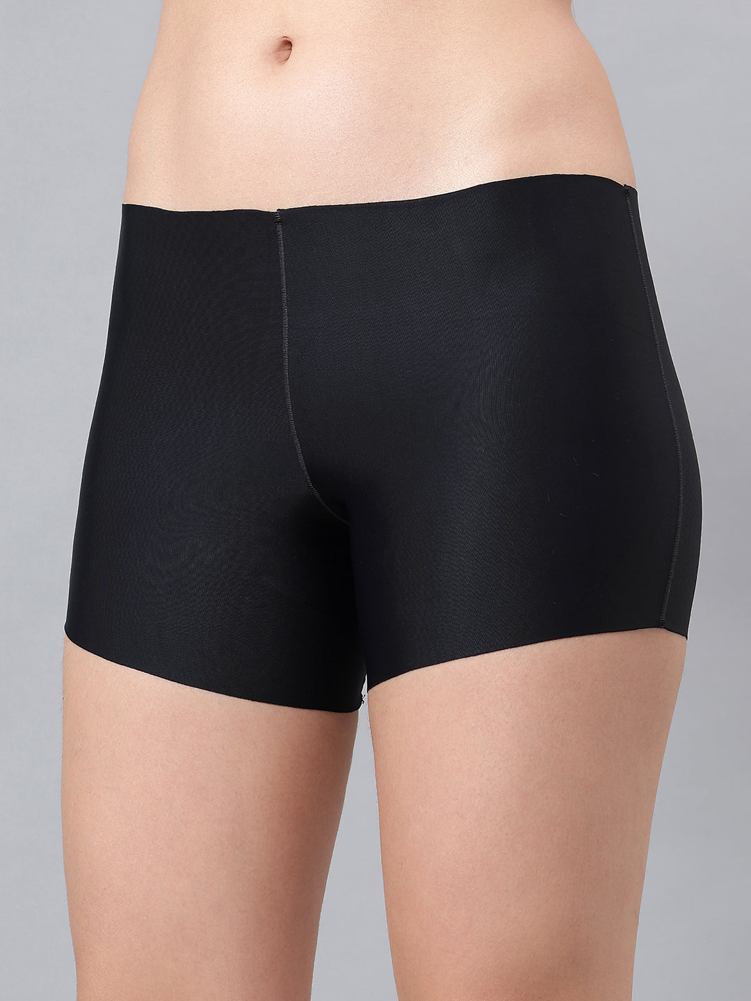 Luxury women’s semi-seamless panty and trunks in single pack from La Intimo, designed for comfort and smooth fit.