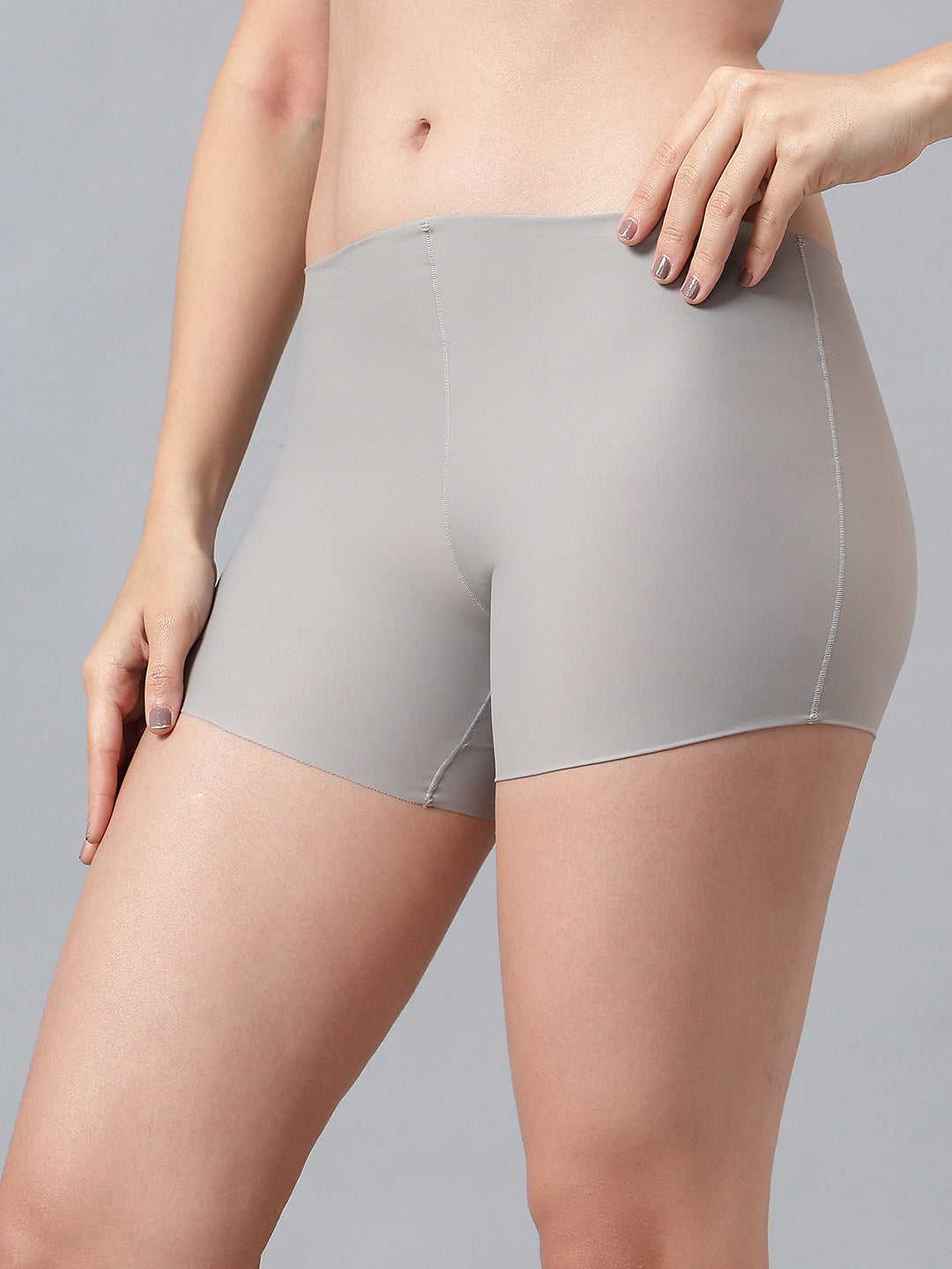 Luxury women’s semi-seamless panty and trunks in single pack from La Intimo, designed for comfort and smooth fit.