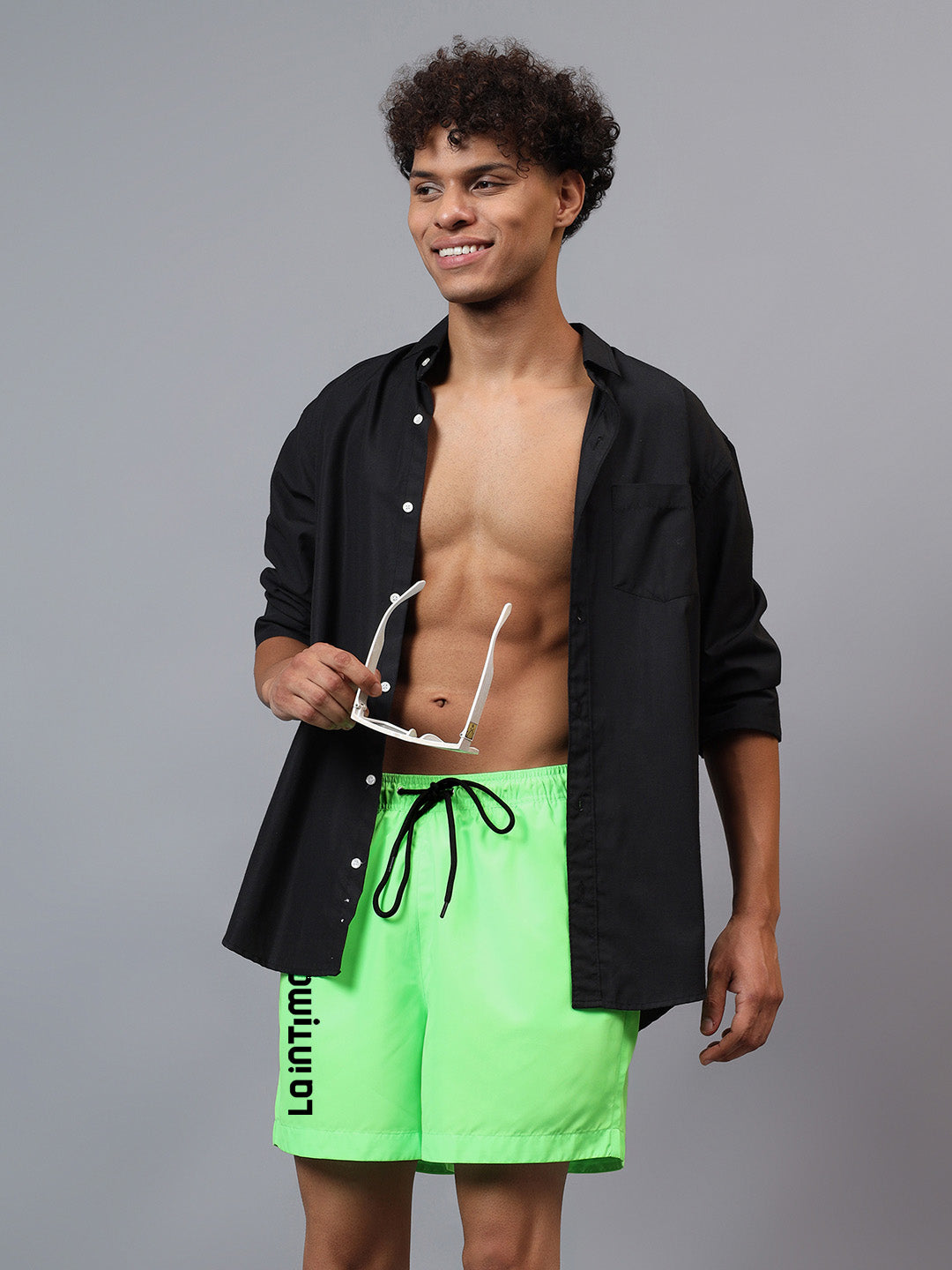Luxury men’s swimwear – Oceanic solid Bermuda shorts from La Intimo, perfect for beach, pool, and leisure.