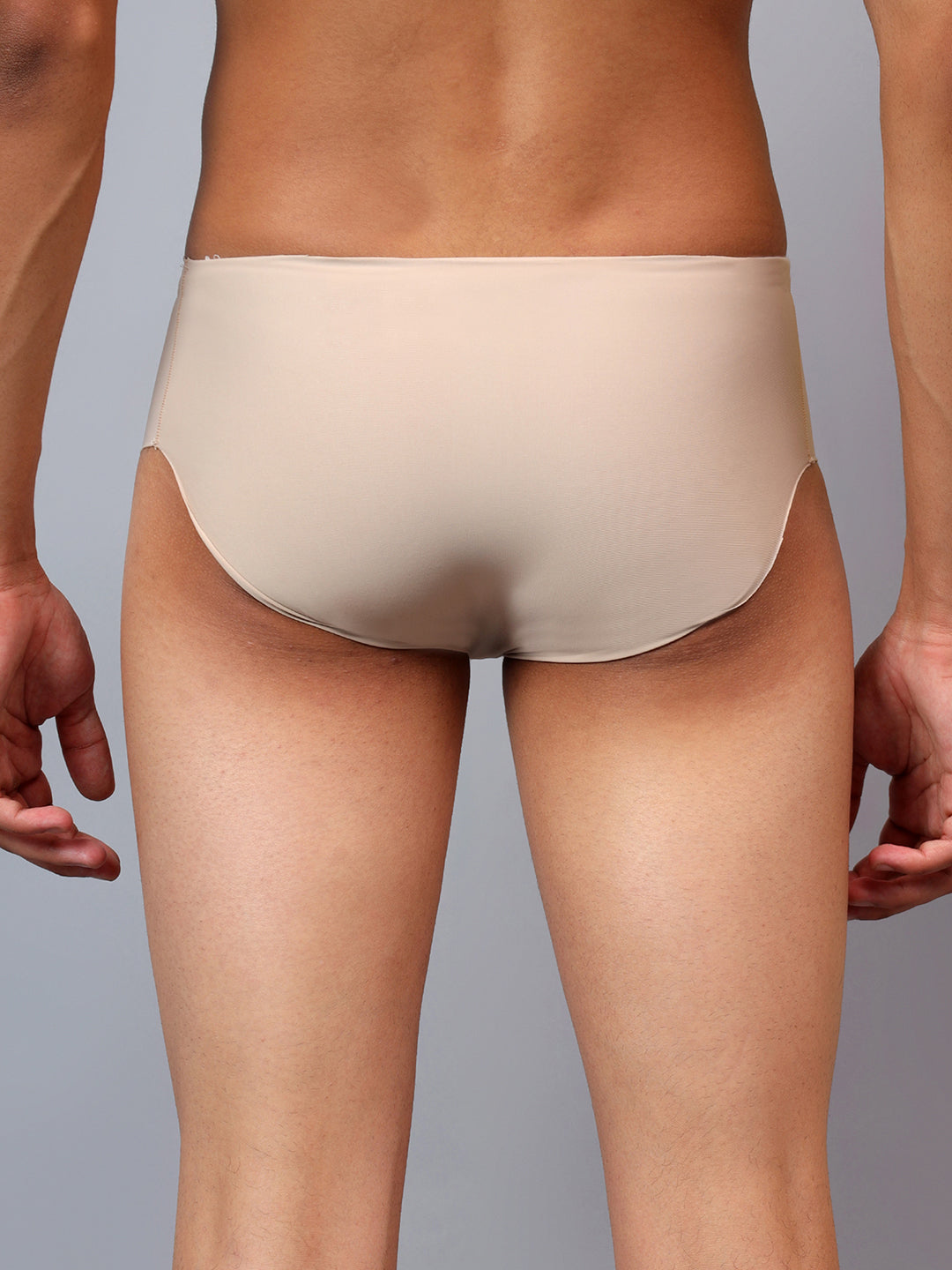 La Intimo men's luxury semi-seamless briefs, available in single packs for a smooth, comfortable fit and modern design.