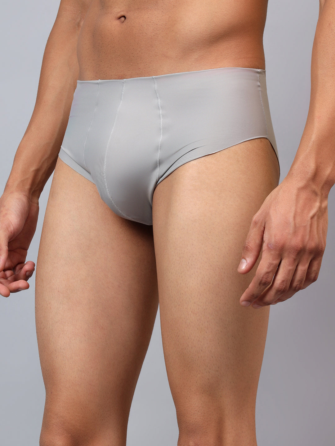 La Intimo men's luxury semi-seamless briefs, available in single packs for a smooth, comfortable fit and modern design.