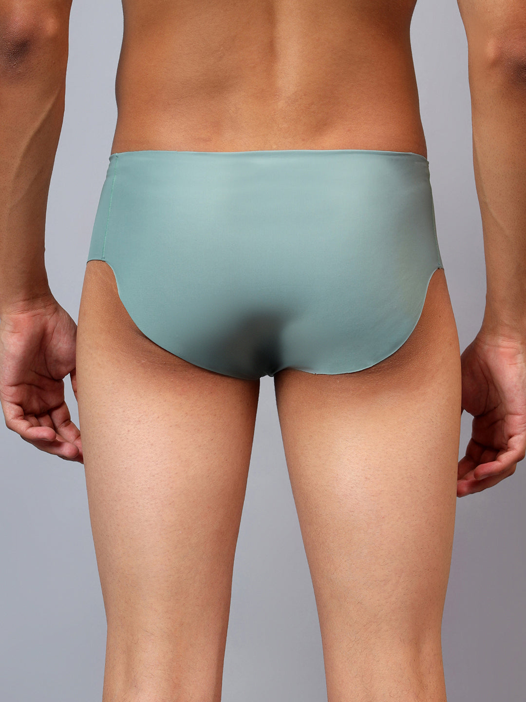 La Intimo men's luxury semi-seamless briefs, available in single packs for a smooth, comfortable fit and modern design.