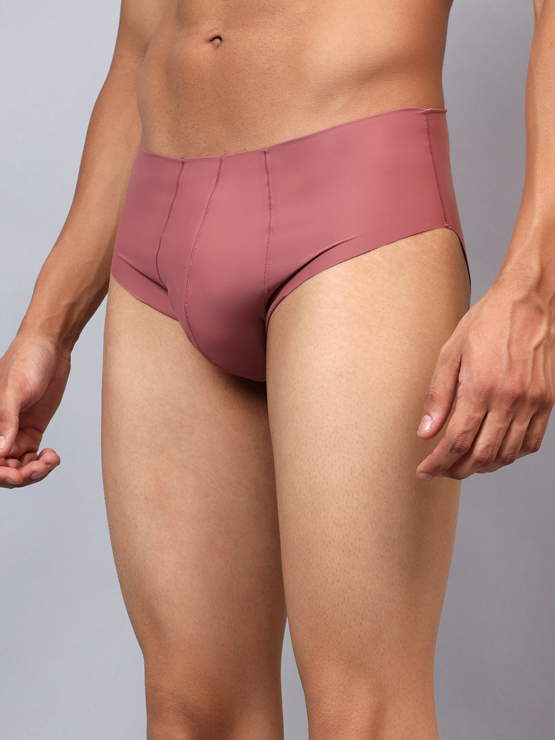 La Intimo men's luxury semi-seamless briefs, available in single packs for a smooth, comfortable fit and modern design.