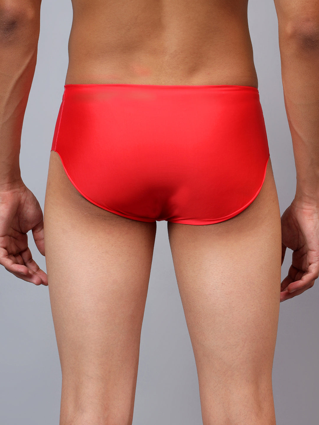 La Intimo men's luxury semi-seamless briefs, available in single packs for a smooth, comfortable fit and modern design.