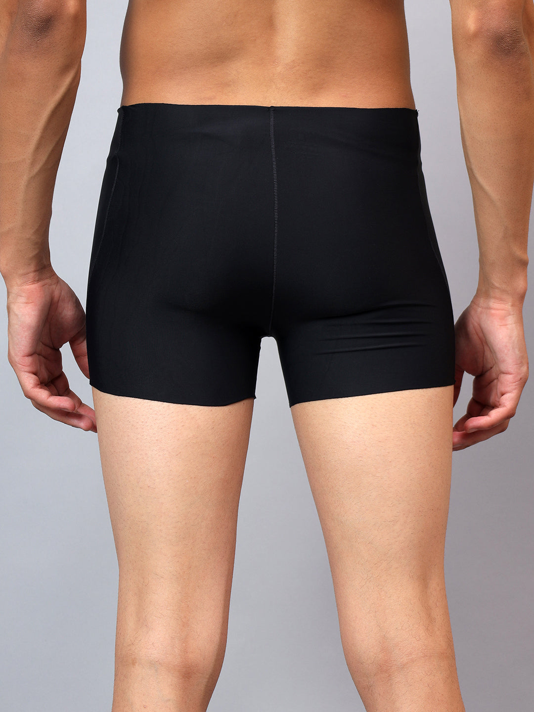 La Intimo men's luxury semi-seamless trunks, available in single packs for a smooth, comfortable fit and modern style.