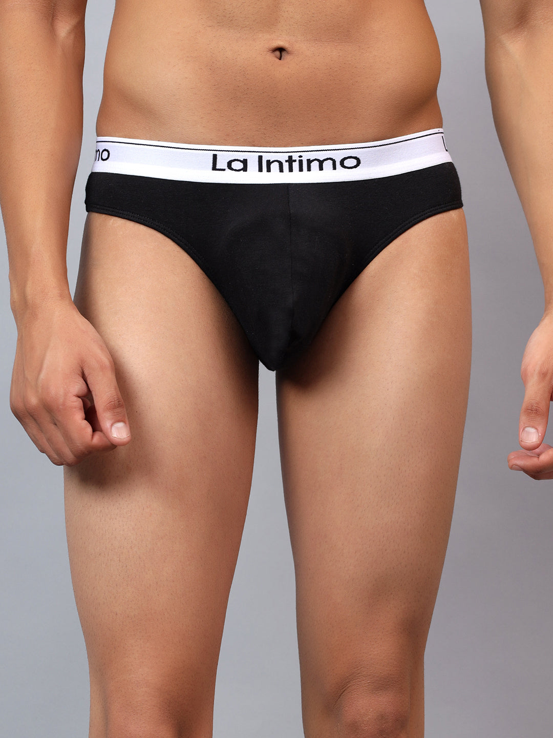 Luxury men's thongs from La Intimo in a single pack, offering comfort, style, and a perfect fit.