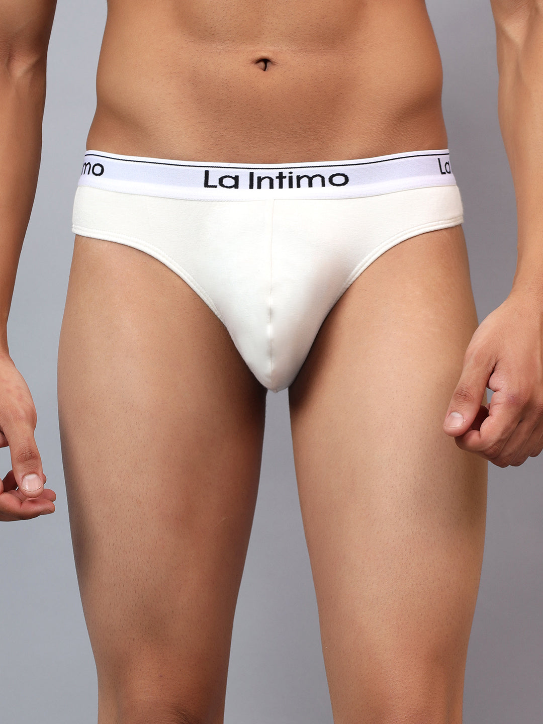 Luxury men's thongs from La Intimo in a single pack, offering comfort, style, and a perfect fit.