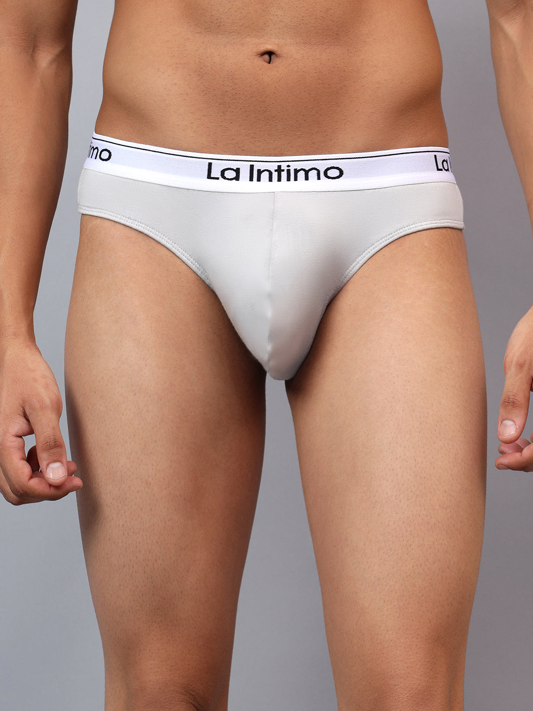 Luxury men's thongs from La Intimo in a single pack, offering comfort, style, and a perfect fit.