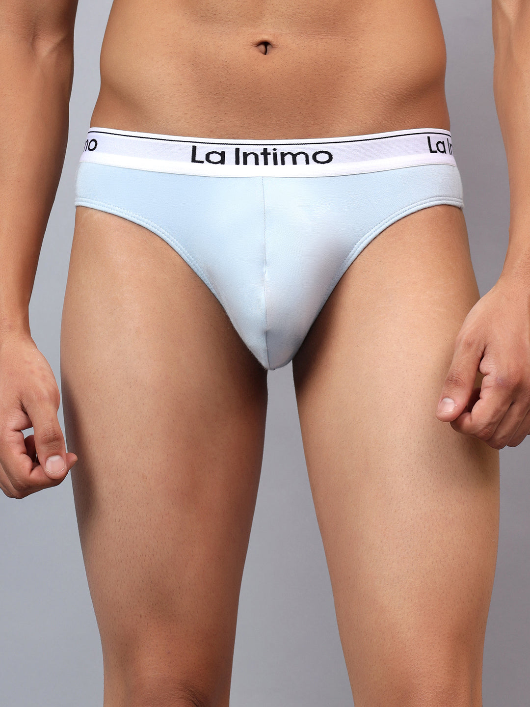 Luxury men's thongs from La Intimo in a single pack, offering comfort, style, and a perfect fit.