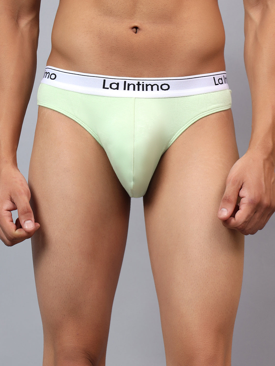 Luxury men's thongs from La Intimo in a single pack, offering comfort, style, and a perfect fit.