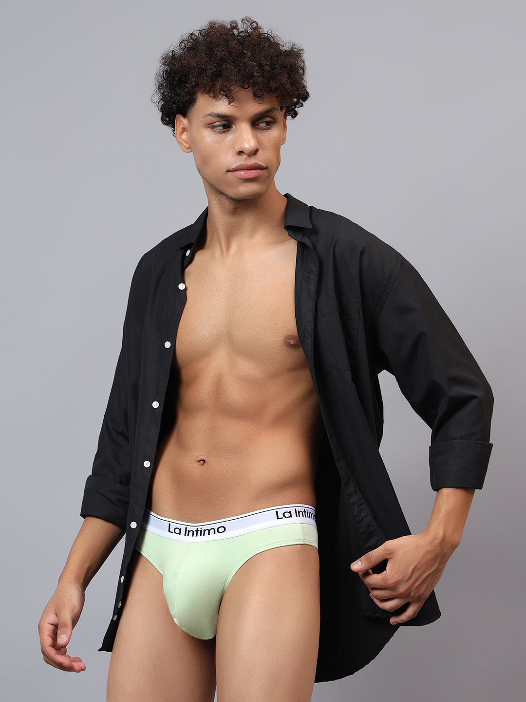 Luxury men's thongs from La Intimo in a single pack, offering comfort, style, and a perfect fit.