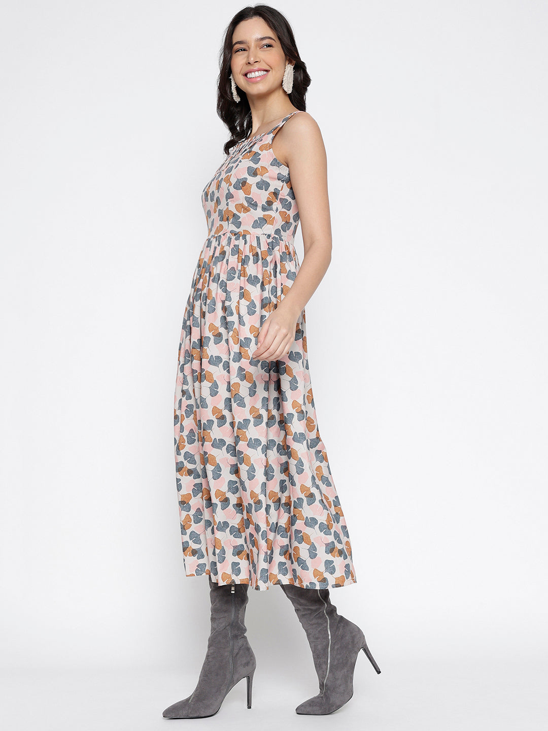 Women's midi dress by Mausiiqui, combining style and comfort in a single pack.